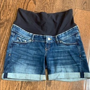 H&M maternity shorts